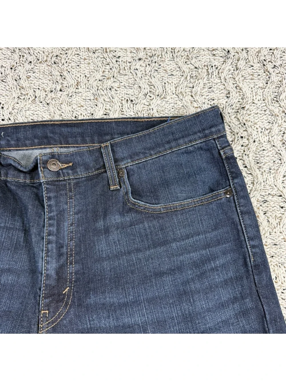 Levi’s 511 Slim Fit Zipped Men's W38/L32 Blue Jeans Whiskers Mid Rise